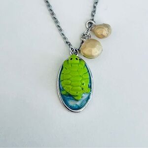 Hand Made Resin Green Turtle with White Pearl Ball Pendants Silver Necklace